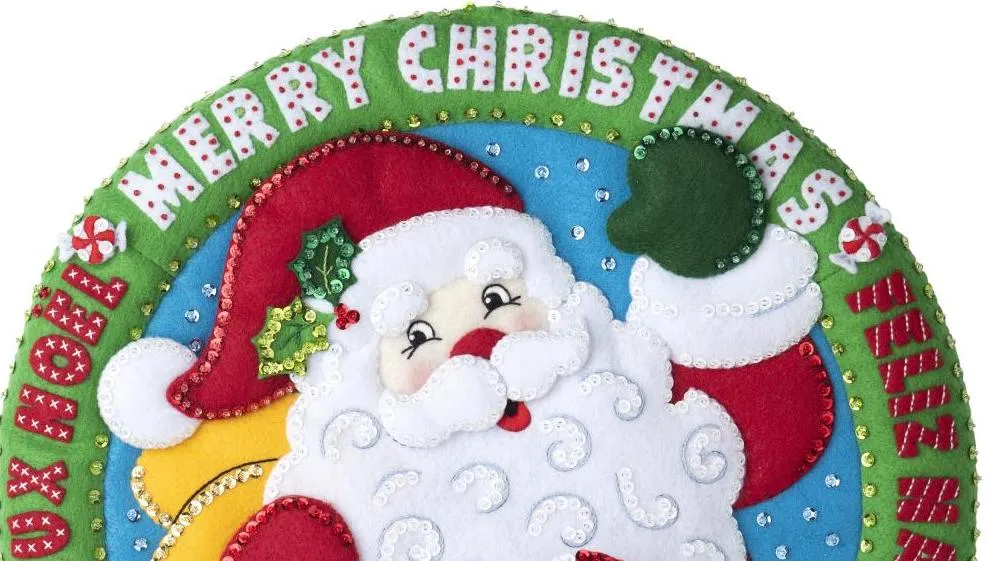 DIY Bucilla Global Greetings Santa Christmas Felt Wall Craft Kit