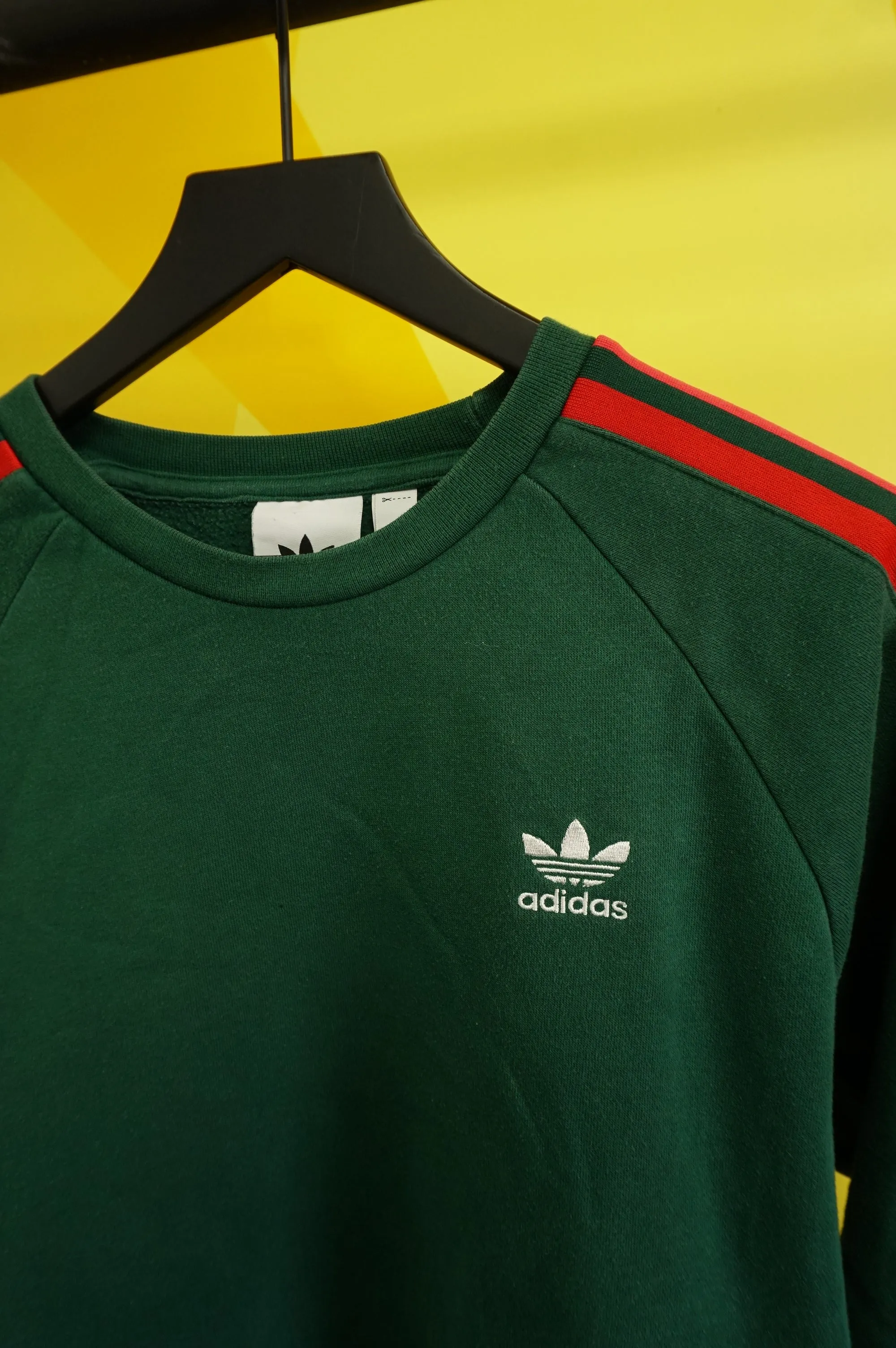 (M/L) Adidas 3D Trefoil 3 Stripes Crewneck